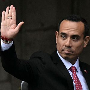 Cinco continentes - Cinco Continentes - Destituido el presidente interino de Perú - Escuchar ahora