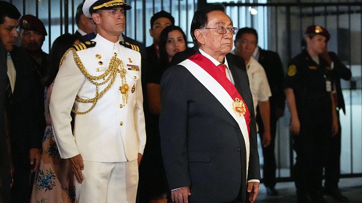 Perú estrena presidente tras una nueva crisis política - Hora América | Escuchar