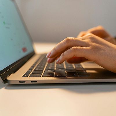 Políticas públicas y microcredenciales universitarias - Espacio iberoamericano | Escuchar