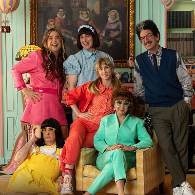 De serie - 'Rafaela y su loco mundo' | + humor, examinando 'Aída' - 21/02/26 - De serie | Escuchar