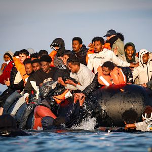 África hoy - El Parlamento Europeo aprobó recientemente una reforma migratoria donde declara inadmisibles solicitudes de asilo originarias de ciertos países - África hoy | Escuchar