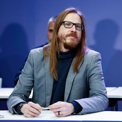 Fernández (Podemos):\"Que el emérito vuelva para sentarse en el banquillo\" - 24 horas | Escuchar