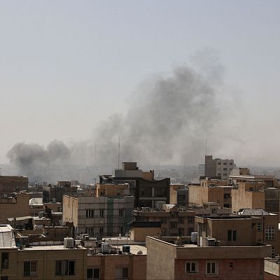 Estados Unidos e Israel atacan Irán de manera coordinada - Especiales informativos RNE | Escuchar