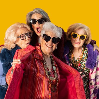 Castings en los que la edad es un punto a favor - El despertador de RNE | Escuchar