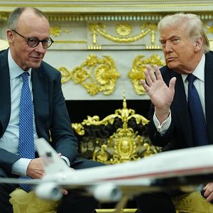 Cinco continentes - Cinco Continentes - Trump arremete contra España y Reino Unido - Escuchar ahora