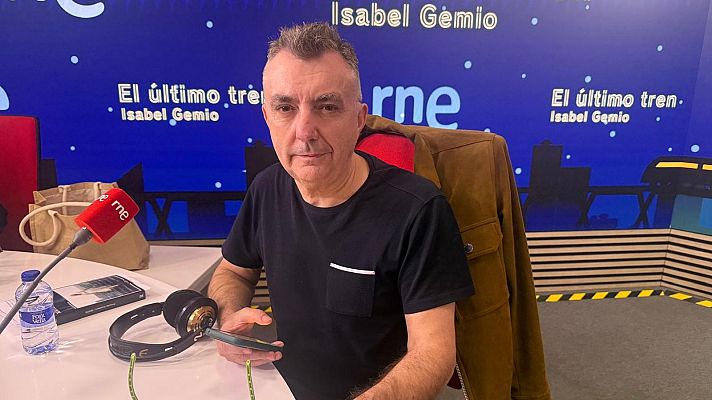 'El extranjero' de Albert Camus visto por Manuel Vilas - El último tren | Escuchar