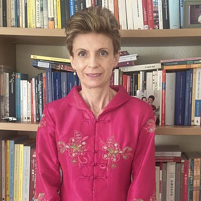 Consuelo Marco, caminando entre 2 culturas, abriendo camino - Emisión en chino | Escuchar