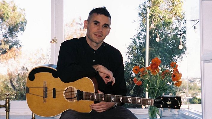 Rostam enseña 'Like a Spark' y confirma su nuevo álbum - nanana | Escuchar