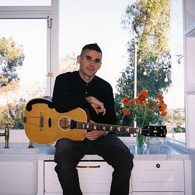 Rostam enseña 'Like a Spark' y confirma su nuevo álbum - nanana | Escuchar