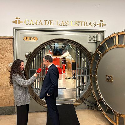 Discovering the cultural treasures in the 'Caja de las Letras' - English Language Broadcast | Escuchar