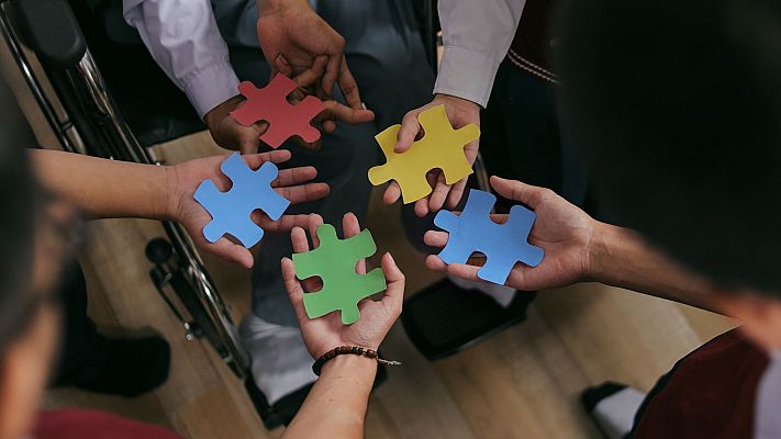 Educar en red: enfermedades raras y educar en inclusión - A golpe de bit | Escuchar