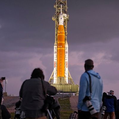 Artemis II: \"En 2032 podríamos tener la primera colonia humana en la Luna\" - Mediodía en RNE | Escuchar