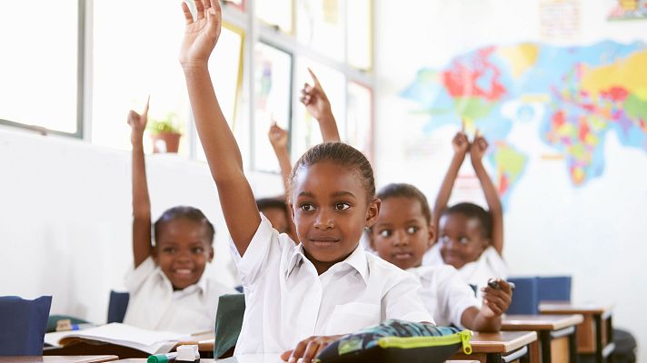 Tras meses de huelga llega la calma a la educación en Gabón - África hoy | Escuchar