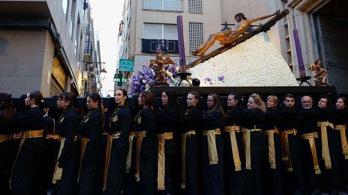 Semana Santa inclusiva: \"Tiene que evolucionar a la igualdad\" - Las mañanas de RNE | Escuchar