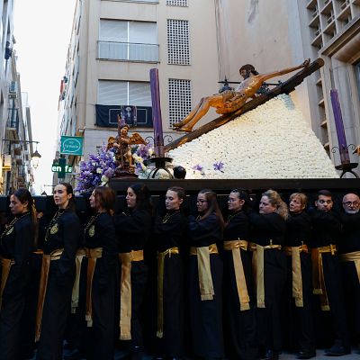 Semana Santa inclusiva: \"Tiene que evolucionar a la igualdad\" - Las mañanas de RNE | Escuchar