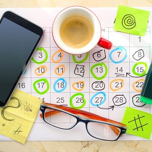 Economía de bolsillo - ¿Se puede ser el mejor trabajando solo ocho horas al día? - Economía de bolsillo | Escuchar