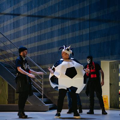 Barbieri regresa a la Zarzuela con 'Jugar con fuego' - Cultura con Ñ | Escuchar