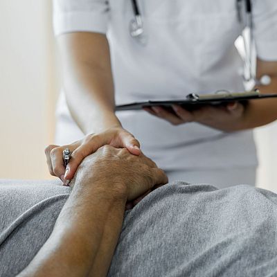 Eutanásia gera debates e controvérsia na Espanha - Emissão em Português | Escuchar