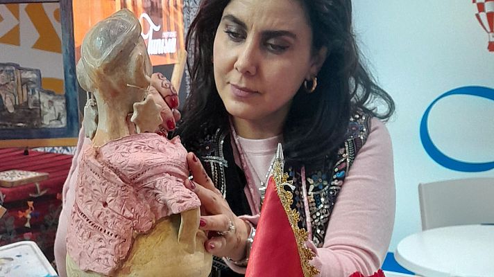 Conversamos con la artista plástica tunecina Dorra Mselmani - Emisión en árabe | Escuchar