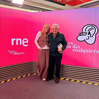 No es un día cualquiera - Entrevista a Bernardo Atxaga | Escuchar