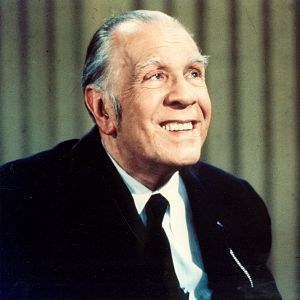 Joyas del archivo sonoro - Joyas del archivo sonoro - Jorge Luis Borges manda un mensaje a los oyentes con motivo del Día del Libro de 1985 - Escuchar ahora.