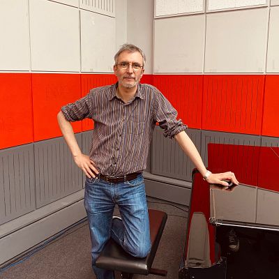 El típico programa - Xoel López nos guía por su 'Oniria popular' - 18/04/26 - El típico programa | Escuchar