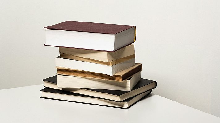 Los libros vistos por quienes los escriben - Tirando de archivo en Radio 5 | Escuchar