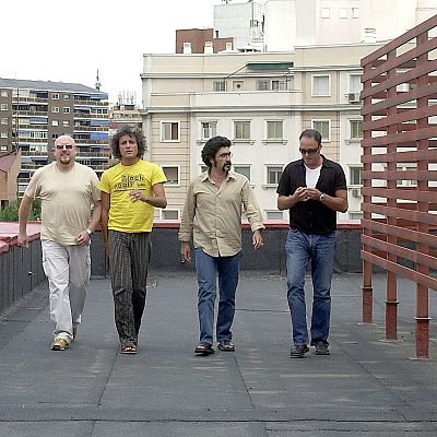 El despertador de RNE - Cuando M-Clan se cruzó con David Bowie - El despertador de RNE | Escuchar