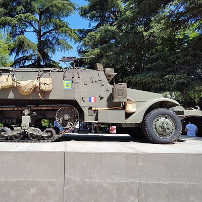 '1945. Libération', l’exposition consacrée à La Nueve - Émission en français | Escuchar