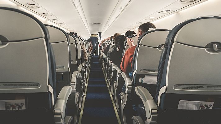Menos derechos para los pasajeros que viajan en avión - Europa abierta | Escuchar