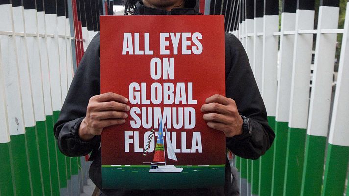 Santiago, miembro de la Flotilla: \"Han sido más agresivos\" - Mediodía en RNE | Escuchar