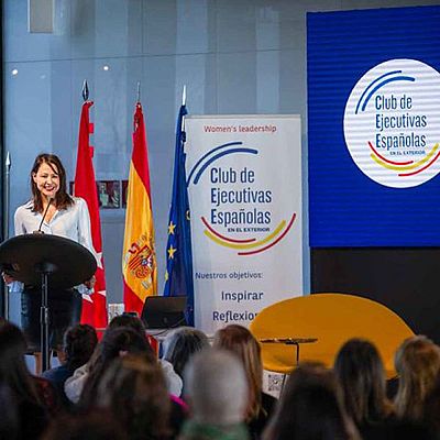El liderazgo de las Ejecutivas Españolas en el Exterior - Marca España | Escuchar