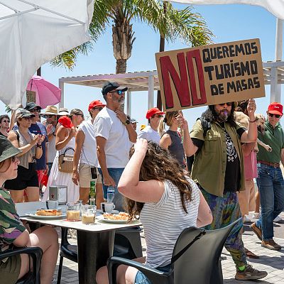 Turismo de masas y cómo aliviar la presión sobre los barrios - Europa abierta | Escuchar