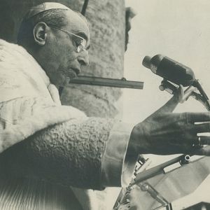 Joyas del archivo sonoro - Joyas del archivo sonoro -  Mensaje de Pío XII en 1954 a los españoles a través de la radio - Escuchar ahora