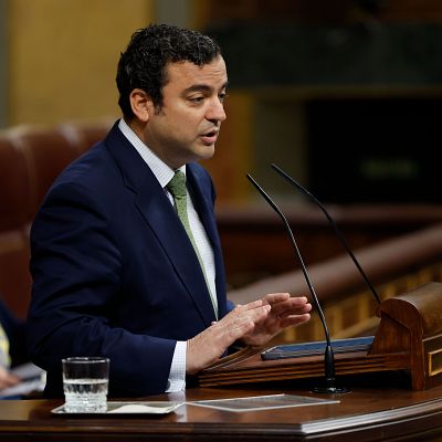 \"El bipartidismo le da cierto margen de maniobra [al PSOE]\" - 24 horas | Escuchar