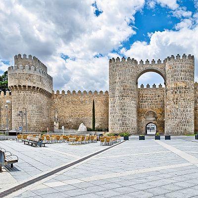 De torreones a puentes levadizos, una ruta entre murallas - En clave Turismo | Escuchar