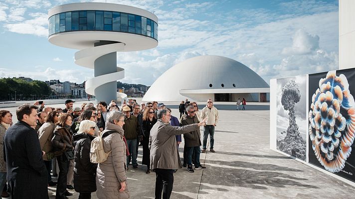La fauna coralina de Joan Fontcuberta, en el Centro Niemeyer - Cultura con Ñ | Escuchar