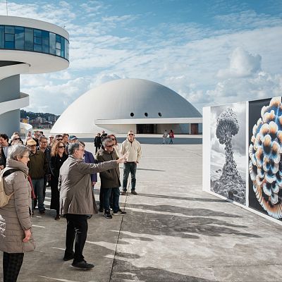 La fauna coralina de Joan Fontcuberta, en el Centro Niemeyer - Cultura con Ñ | Escuchar