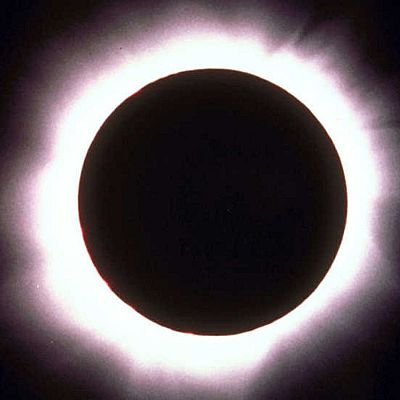 Rumbo al eclipse - Españoles en el exterior | Escuchar