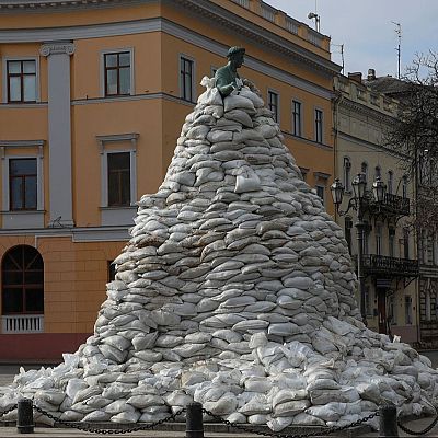 Cultura bajo fuego: Ucrania y Rusia, batalla por la memoria - Emisión en ruso | Escuchar
