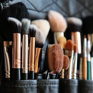 Las cuñas de RNE - Las cuñas de RNE -  Historia del maquillaje: belleza, espiritualidad y mucho cine, en 'Memoria de delfín' - escuchar ahora