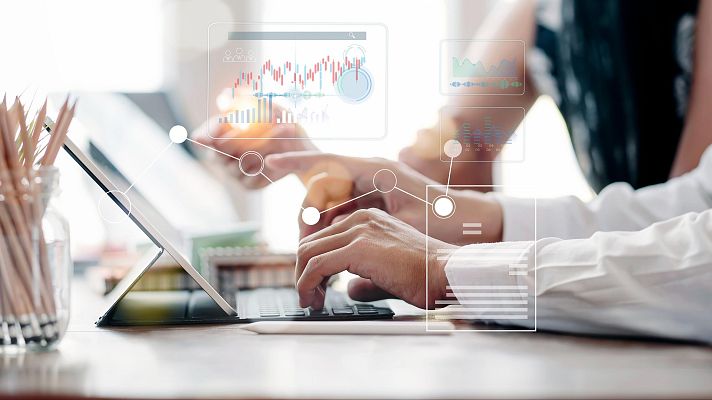 La transformación digital del banco de Ingenieros de Caminos - A golpe de bit | Escuchar