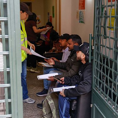 Regularización Ya: \"Ha sido un hecho histórico\" - Las mañanas de RNE | Escuchar
