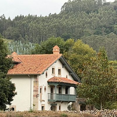 Lecturas, flores y reconexión con la naturaleza en Cantabria - En clave Turismo | Escuchar