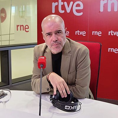 Sordo (CCOO) rechaza vincular el aumento de las bajas al fraude y señala al deterioro de la sanidad - Las mañanas de RNE | Escuchar