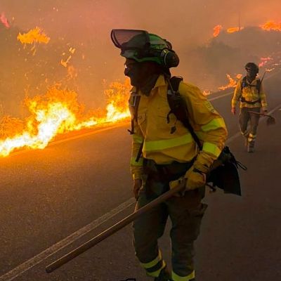 Plataforma de Bomberos Forestales: \"Los incendios son cada vez más voraces\" - Las mañanas de RNE | Escuchar
