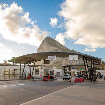 Programa especial RNE | Adiós a la verja de Gibraltar - Especiales informativos RNE | Escuchar