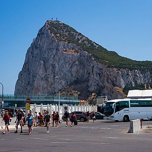 Fin de mes - Fin de mes - Un nuevo comienzo para los trabajadores españoles en Gibraltar - Escuchar ahora