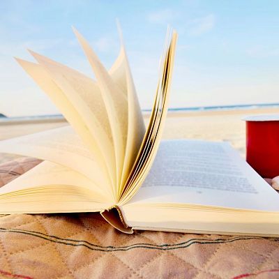 El Ojo Crítico - Libros de verano: ¿leemos mejor en vacaciones? - Escuchar ahora