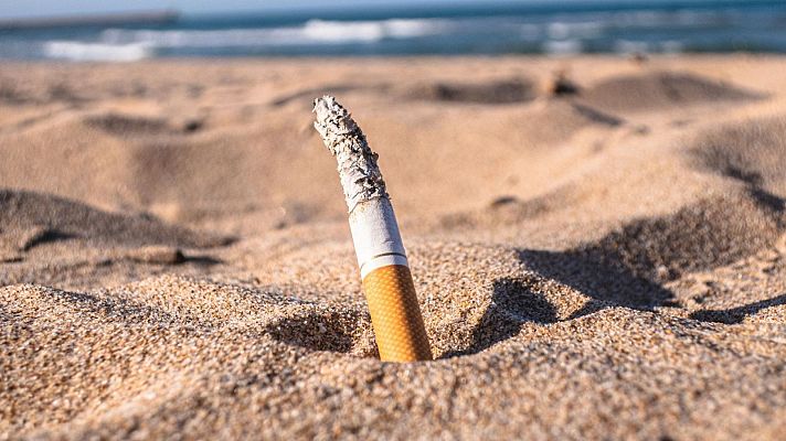 Playas sin humos - Españoles en la mar | Escuchar
